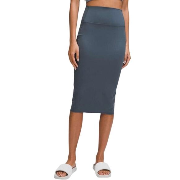 Lululemon Nulu Slim Fit High Rise Skirt Iron Blue Size 0 - Picture 4 of 9